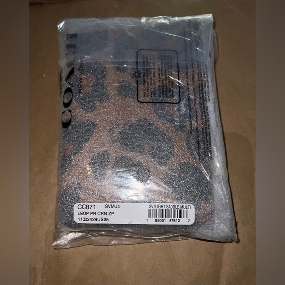 COACH CC871 Corner Zip Wristlet Wallet In Leopard Print Silver/Light Saddle NEW! - Picture 2 of 3